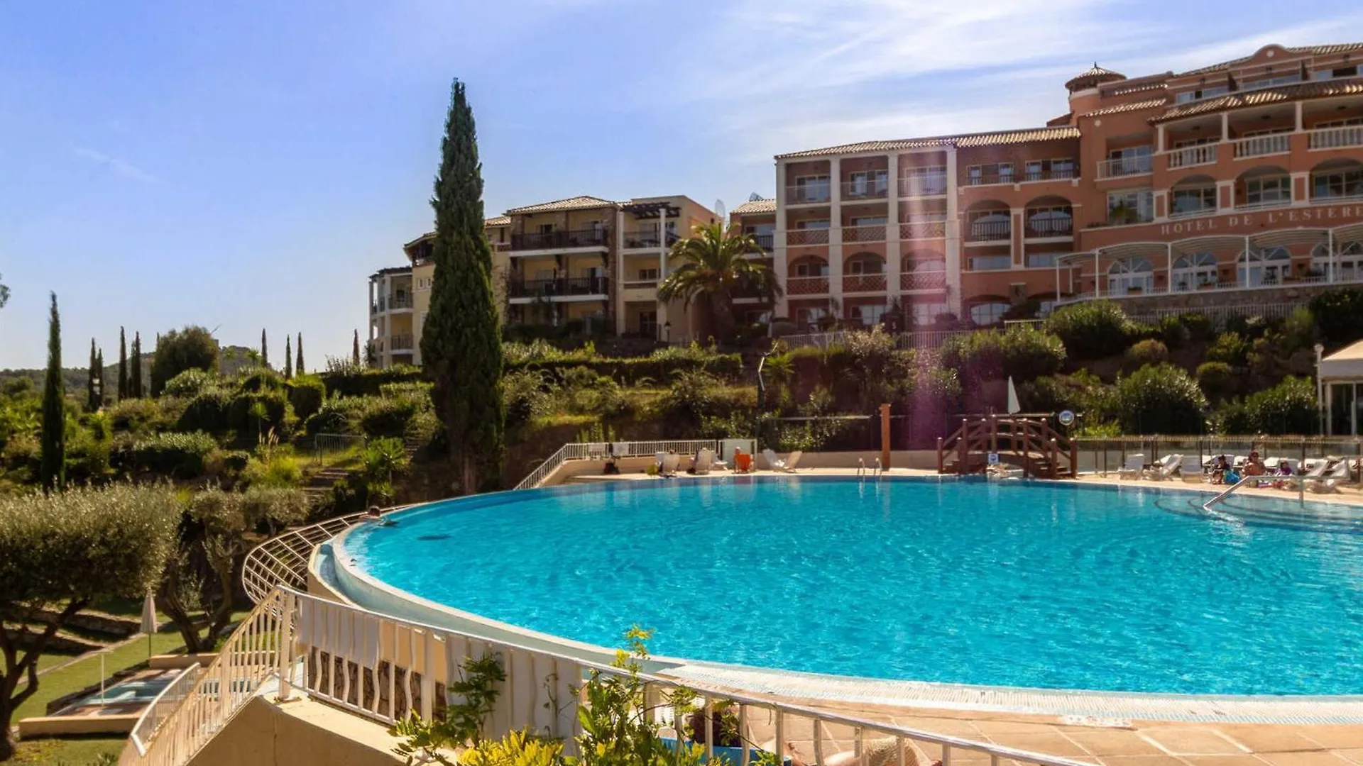 Studio 4 Pers Avec Terrasse Et Piscine A Saint-Raphael - Fr-1-504-665 0*, Сен-Рафаэль Франция